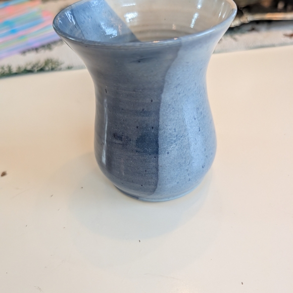 Two-Tone Ceramic Vase - Picture 3 of 15